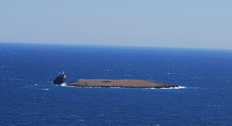 File:Cythera shipwreck.jpg