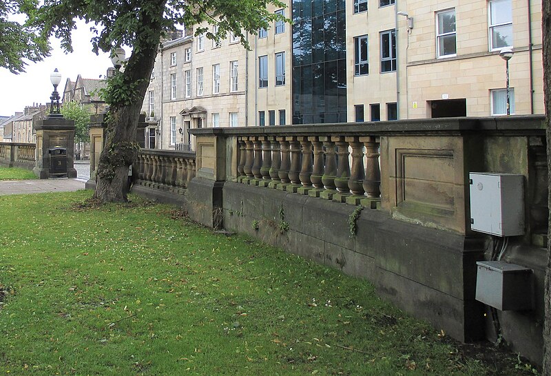 File:Dalton Square balustrades.jpg