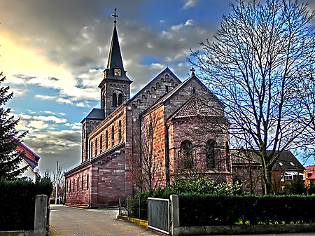 Die katholische Pfarrkirche Mariä Heimsuchung, umgangssprachlich auch kurz Marienkirche genannt, ist ein neuromanisches Gotteshaus in der niedersächsischen Kreisstadt Northeim. Die 1885 86 nach Plänen von Richard Herz panoramio