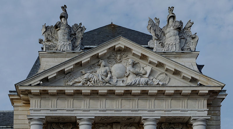 File:Dijon Palais des Ducs de Bourgogne 02 détail 01.jpg