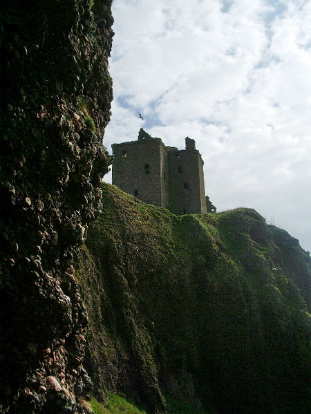 File:Dunnottar Angle.jpg