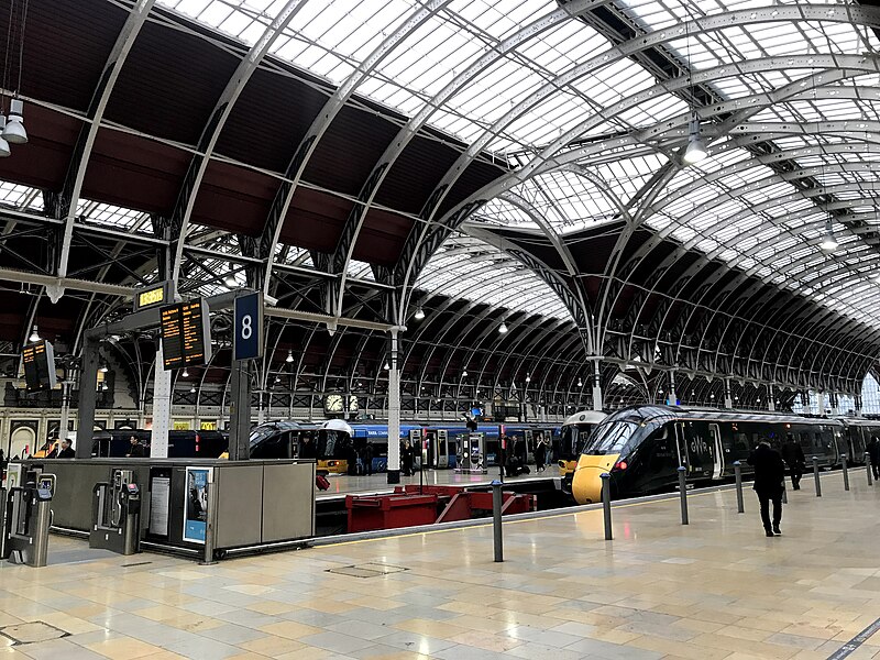 File:ENG London Paddington Station 03.jpg