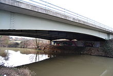 East Peckham bridge over the River Medway. Eastpeckhambypasscrossing.jpg