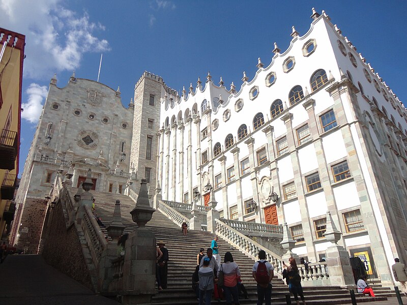 File:Edificio Central de la Universidad de Guanajuato - Día.jpg