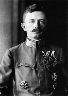 Kaisar karl dari austria-hongaria pada tahun 1917.png