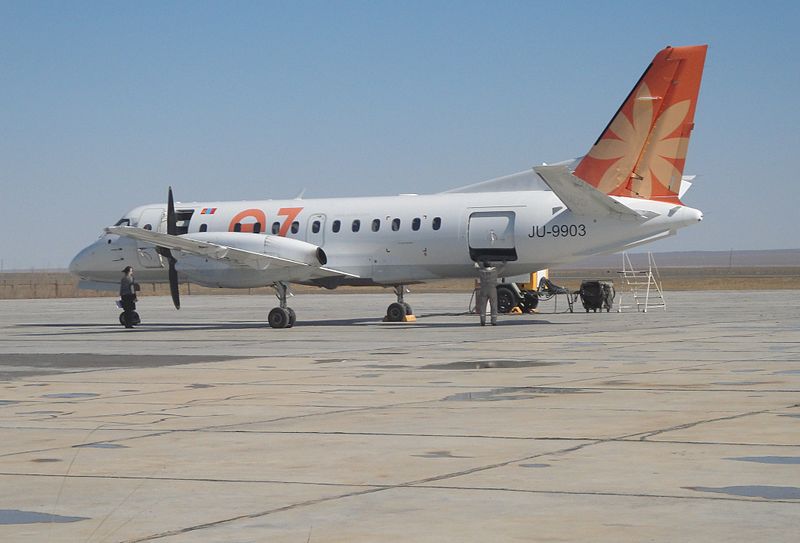 File:Eznis Airways at Dalanzadgad.JPG