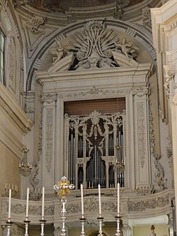 Firenze, basilica di Santa Maria del Carmine - Organo a canne.jpg