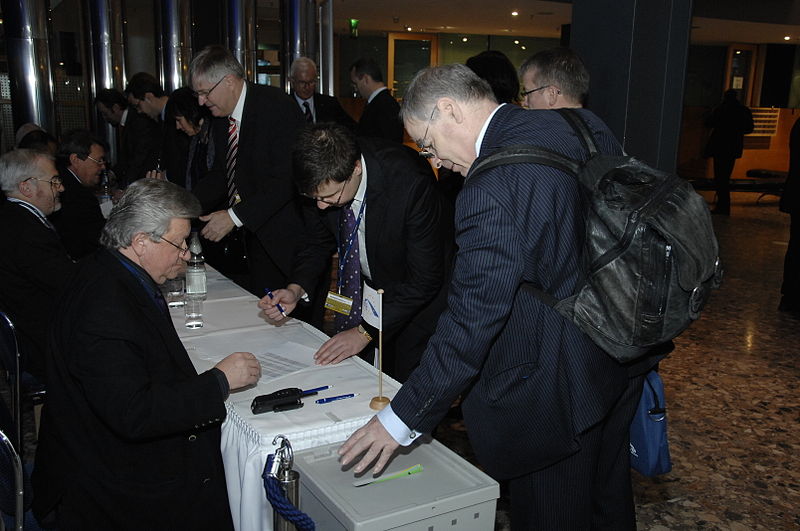 File:Flickr - europeanpeoplesparty - EPP Congress Bonn (312).jpg