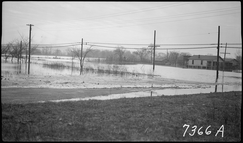 File:Flood crest at 28th and Rossville Boulevard - NARA - 280801.tif