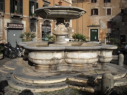 How to get to Fontana di Piazza delle Cinque Scole with public transit - About the place