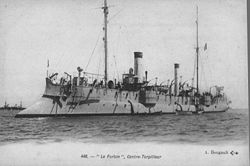 三等巡洋艦「フォルバン」。 1900 トン台の小型巡洋艦。
