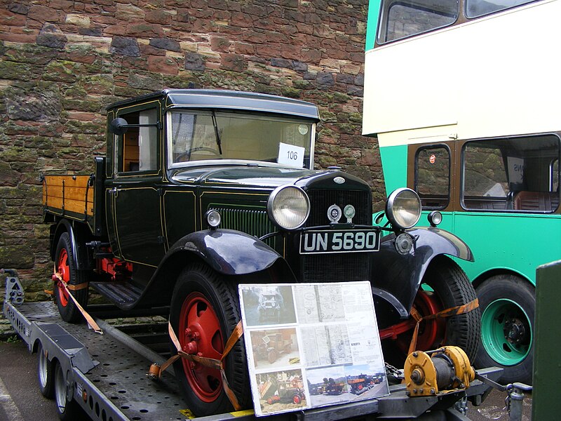 File:Ford Flat Lorry UN 5690.jpg