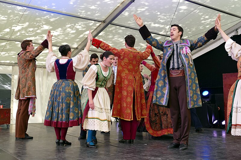 File:Góbéfest 2017 in Manchester. Haromszek Dance ensemble (128).jpg