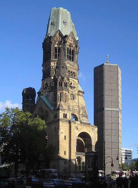 http://upload.wikimedia.org/wikipedia/commons/thumb/7/70/Gedaechtniskirche_06.jpg/450px-Gedaechtniskirche_06.jpg