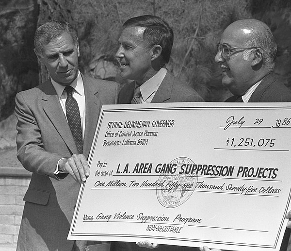 Deukmejian (left) with LAPD Chief Daryl Gates and County Sheriff Sherman Block, 1986.