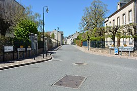 Grande Rue en direction de Saint-Yorre