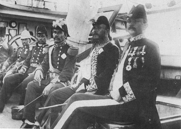 Hawaiian envoys and Samoan authorities on board the Kaimiloa in 1887.