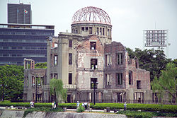Atombombene Over Hiroshima Og Nagasaki: Bakgrunn, Hiroshima i august 1945, Nagasaki i august 1945