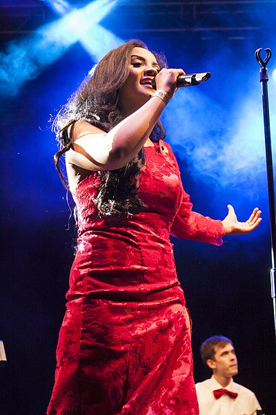 File:Hope Katana - Manchester 2012.jpg