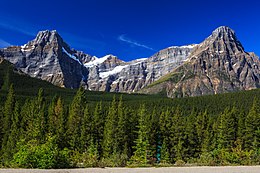 Pic Howse (3290m) & Mont Chephren (3307m) (7897964306) .jpg