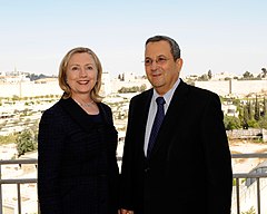 שר הביטחון אהוד ברק עם המזכירה קלינטון בעת ביקורה בישראל, ספטמבר 2010