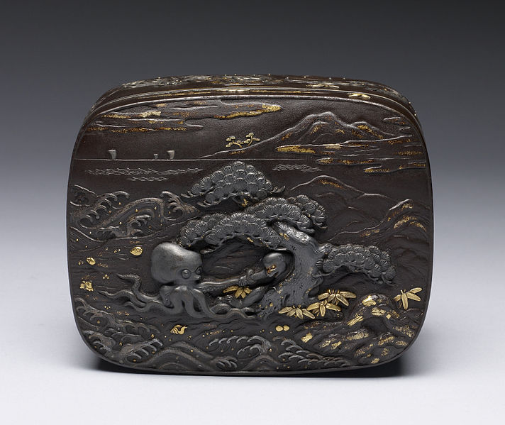 File:Japanese - Covered Box Showing an Octopus and Monkey at Tug-of-War - Walters 52163 - Top.jpg