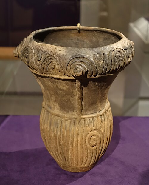 Jar; middle to late Jomon period; 35th-11th century BCE