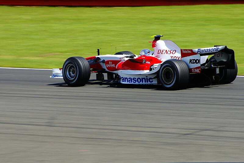 File:Jarno Trulli 2007 Britain.jpg