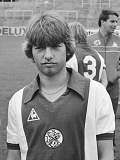 <span class="mw-page-title-main">Jesper Olsen</span> Danish footballer