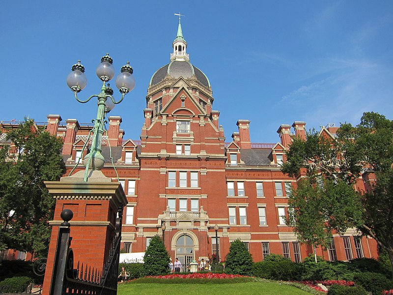 File:Johns Hopkins' Historic Dome - panoramio.jpg