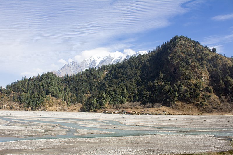 File:Kali gandaki Gorge and Nilgiri Range from Jomsom Sadak, Kowang 33100-WLV-0652.jpg