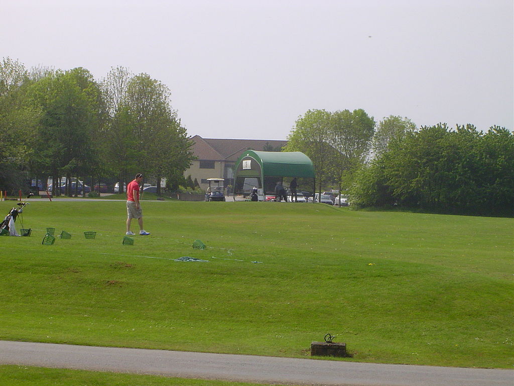 Small picture of Kendleshire Golf Club courtesy of Wikimedia Commons contributors