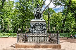 Krylov monument in SPB 01.jpg