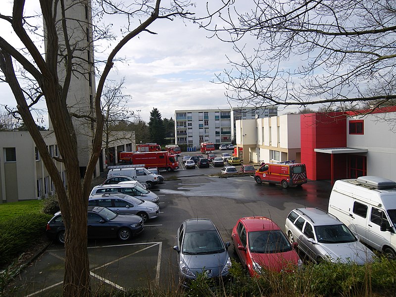 File:La caserne des pompiers sud de rennes - panoramio.jpg