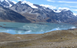 Laguna Suches, source lake of the Río Suches