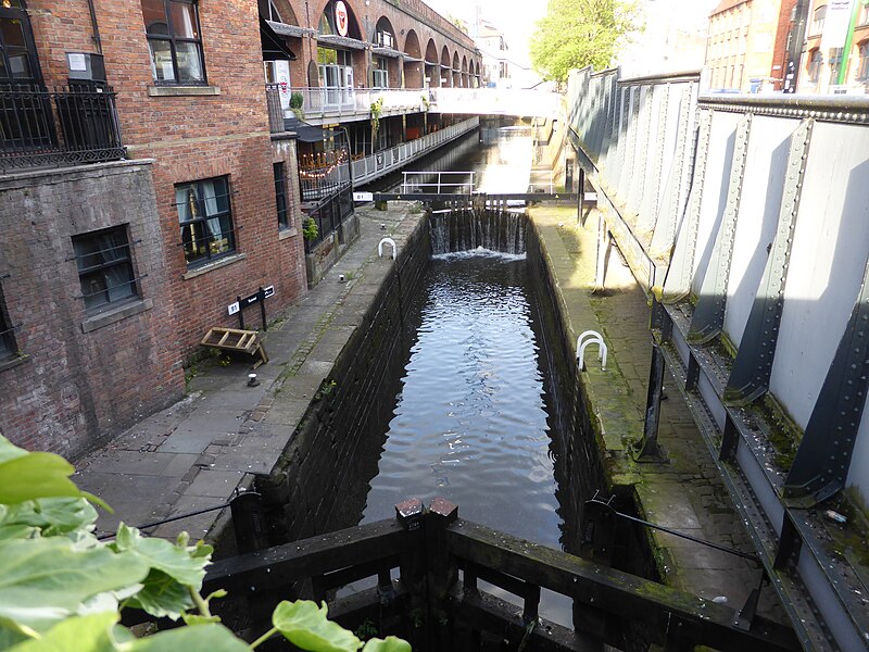 File:Lock 91, Rochdale Canal.jpg