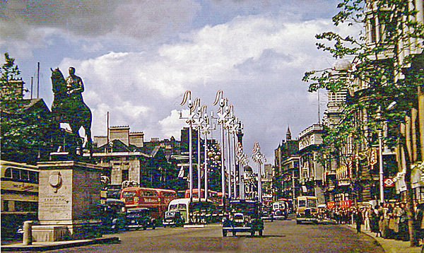 Whitehall, looking north in 1953, with the Earl Haig Memorial in the middle of the carriageway.