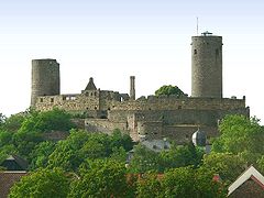 Le château de Münzenberg avec ses deux bergfrieds.