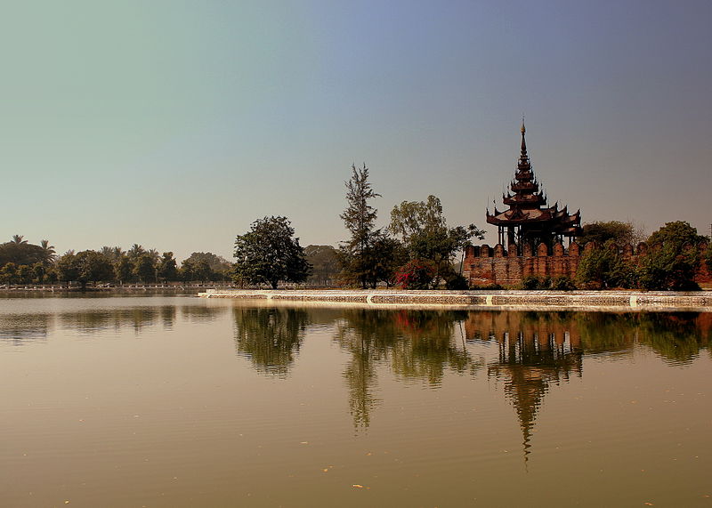 File:MANDALAY PALACE MOAT MYANMAR FEB 2013 (8544387667).jpg