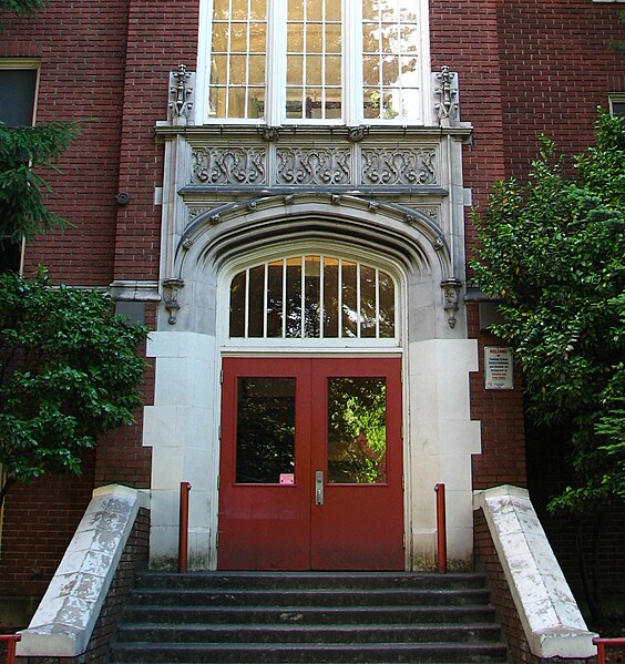 File:MLC east entrance detail - Portland Oregon.jpg