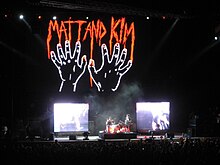 Matt & Kim выступают на Honda Civic Tour в 2011 году