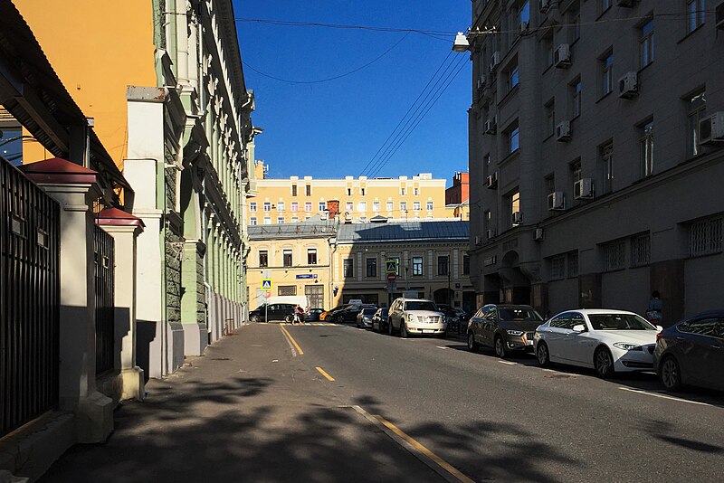 File:Moscow, Varsonovievsky Lane (31536880735).jpg