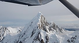 Gunung Huntington dari airplane.jpg