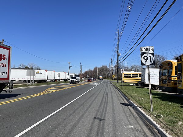 View north near the south end of Route 91 just north of US 1 in North Brunswick