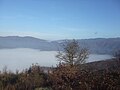 Val di Chio "allagata" dalla nebbia invernale