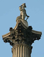 Nelsonin pylväs, 1838 Trafalgar Squarella, Lontoossa, Horatio Nelsonin muistolle.