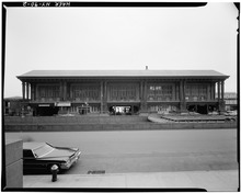 Land-facing side in the 1970s North (front) elevation. - Whitehall Street Ferry Terminal, 11 South Street, New York, New York County, NY HAER NY,31-NEYO,146-2.tif