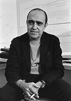 Oscar Niemeyer 1968b.jpg