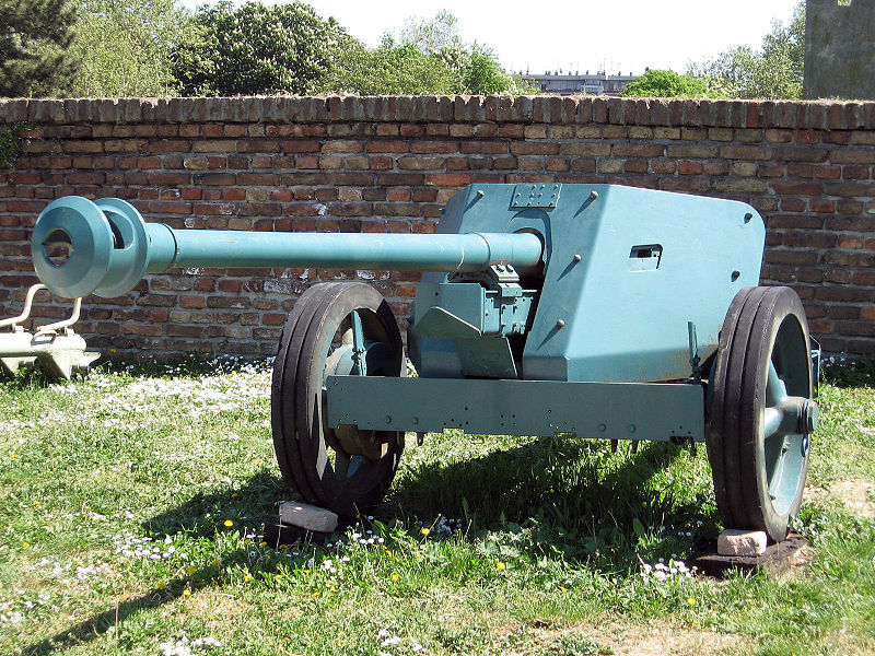 File:Pak 40 02.jpg