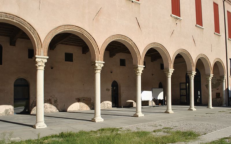 File:Palazzo Pendaglia loggia 1.JPG